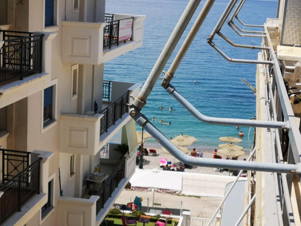 Comfortable Beachfront Apartment Λουτράκι Εξωτερικό φωτογραφία